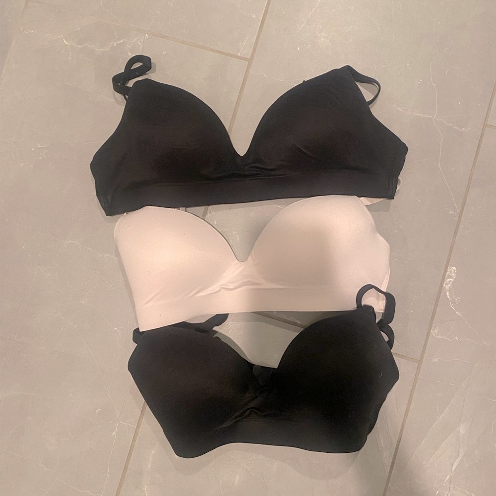 3 pairs of the Soma Enbliss bra 32c